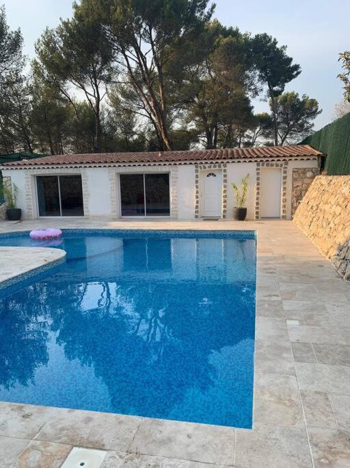 Jolie Maison Avec Vue Sur Piscine Bouc-Bel-Air Exterior photo
