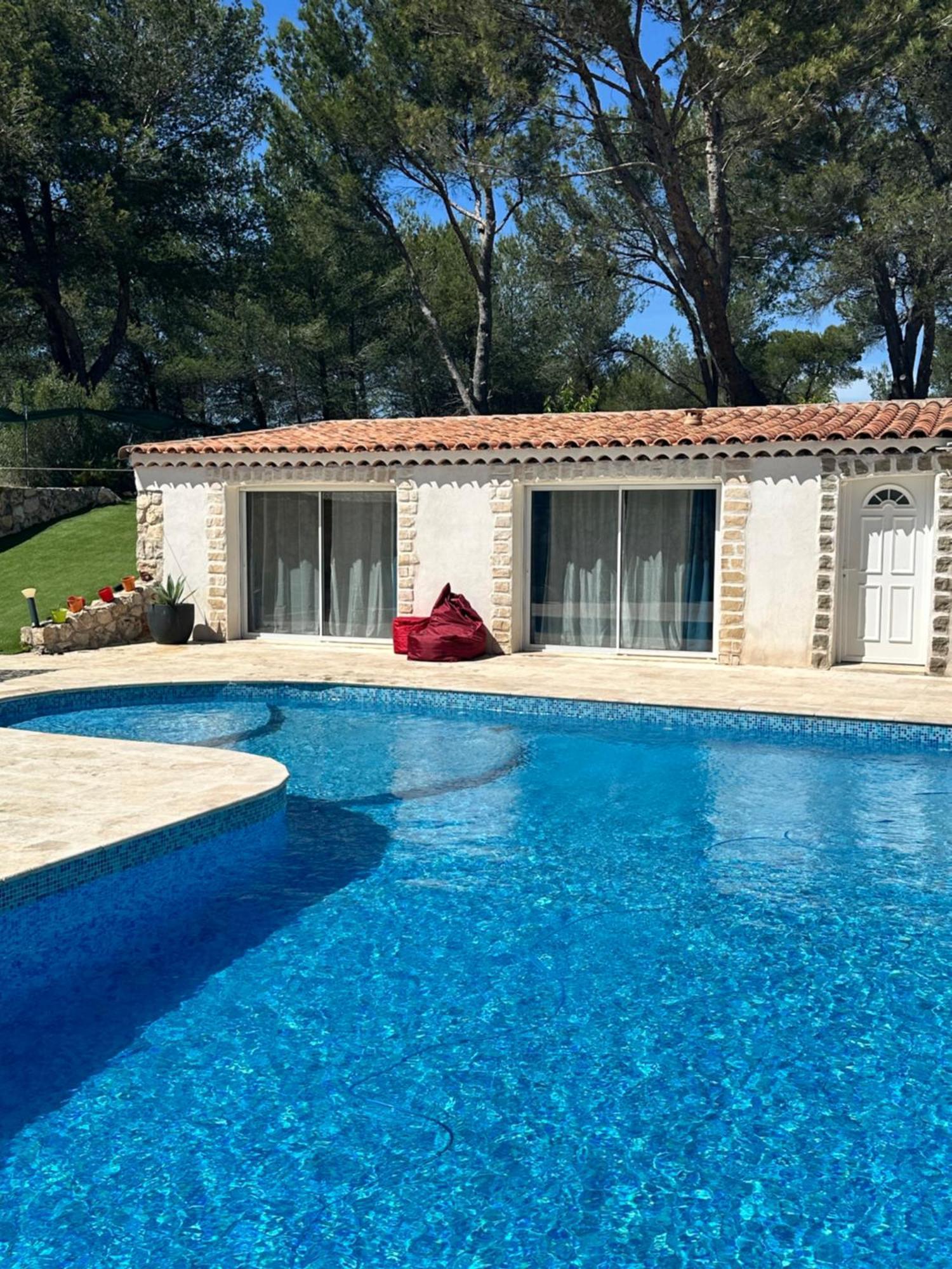 Jolie Maison Avec Vue Sur Piscine Bouc-Bel-Air Exterior photo